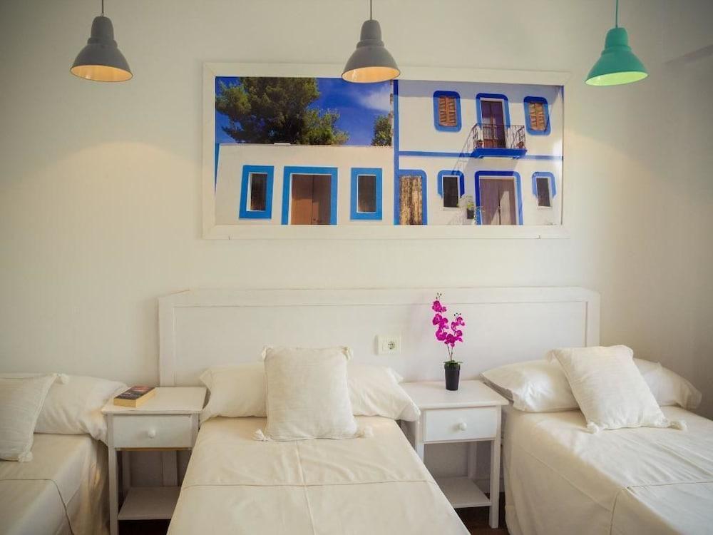 מלון Sant Antoni de Portmany Hostal Sunset Ibiza מראה חיצוני תמונה