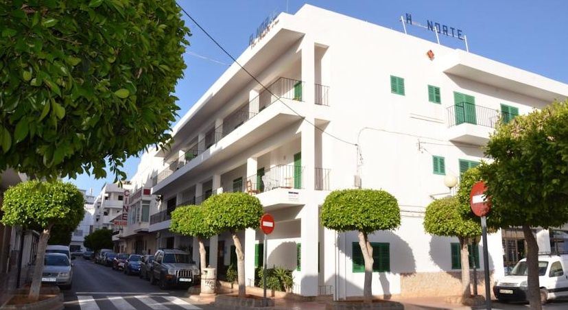 מלון Sant Antoni de Portmany Hostal Sunset Ibiza מראה חיצוני תמונה